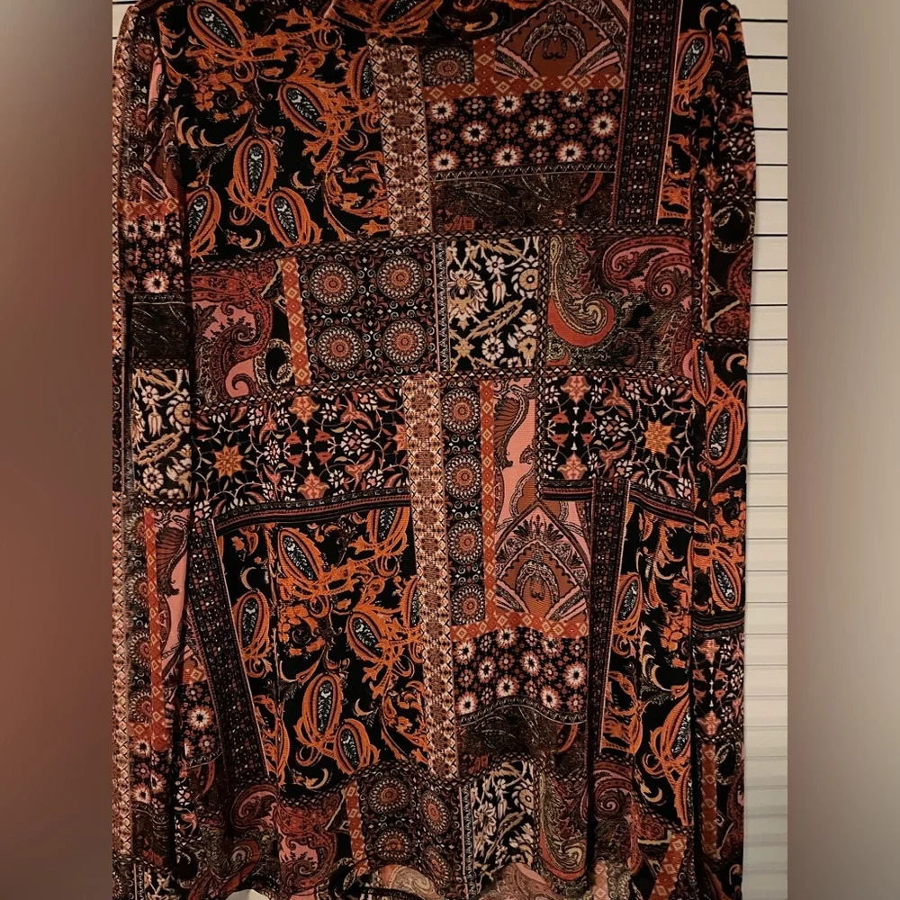 JANE + DELANCEY NWT Size XL Paisley Abstract Print Long Sleeve Pullover Top.